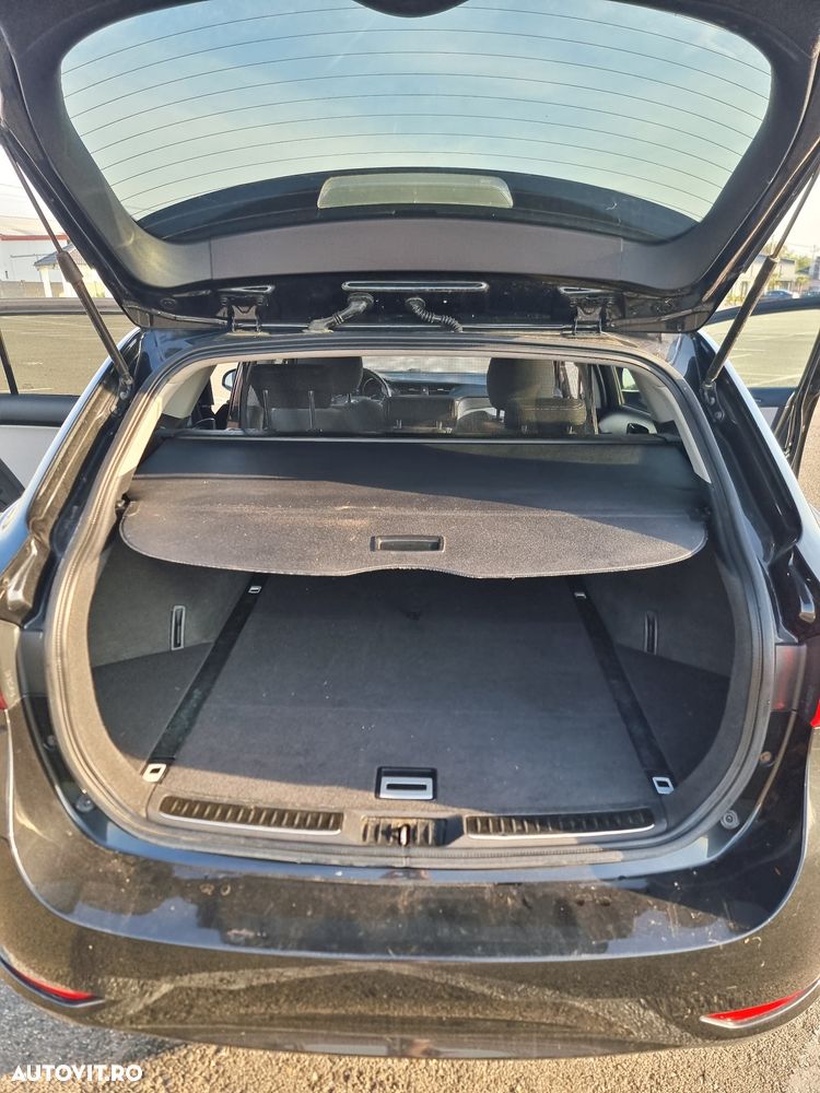 Toyota Avensis - 17