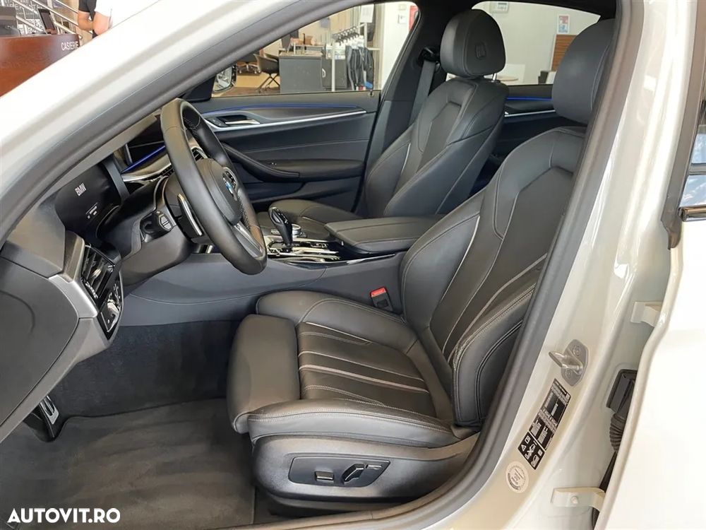 BMW Seria 5 540i xDrive Aut. Sport Line - 7