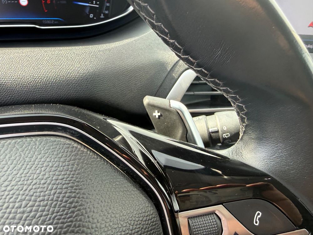 Peugeot 3008 1.5 BlueHDi Allure Pack S&S EAT8 - 17