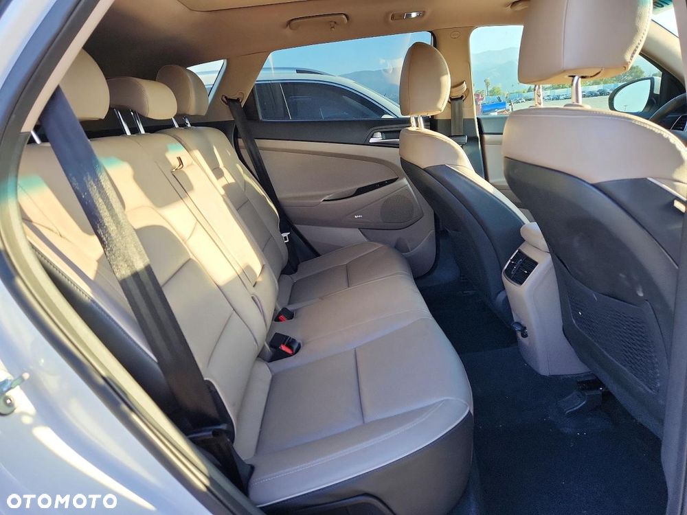 Hyundai Tucson - 11