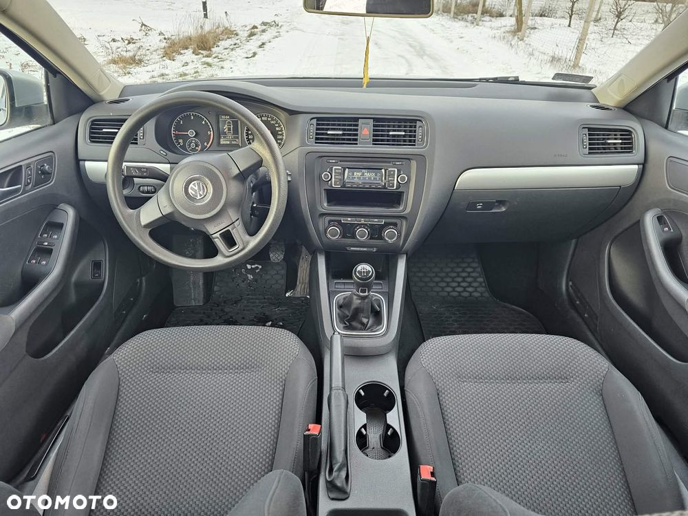 Volkswagen Jetta 1.6 TDI Trendline - 13