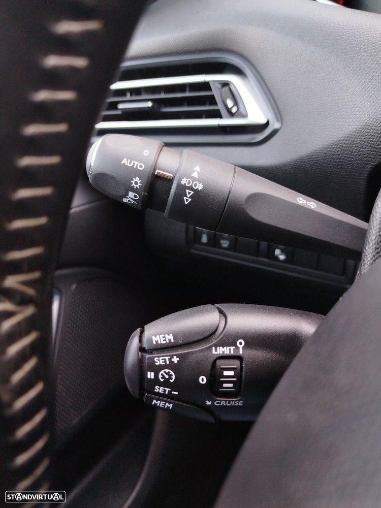 Peugeot 308 PureTech 130 Allure - 32