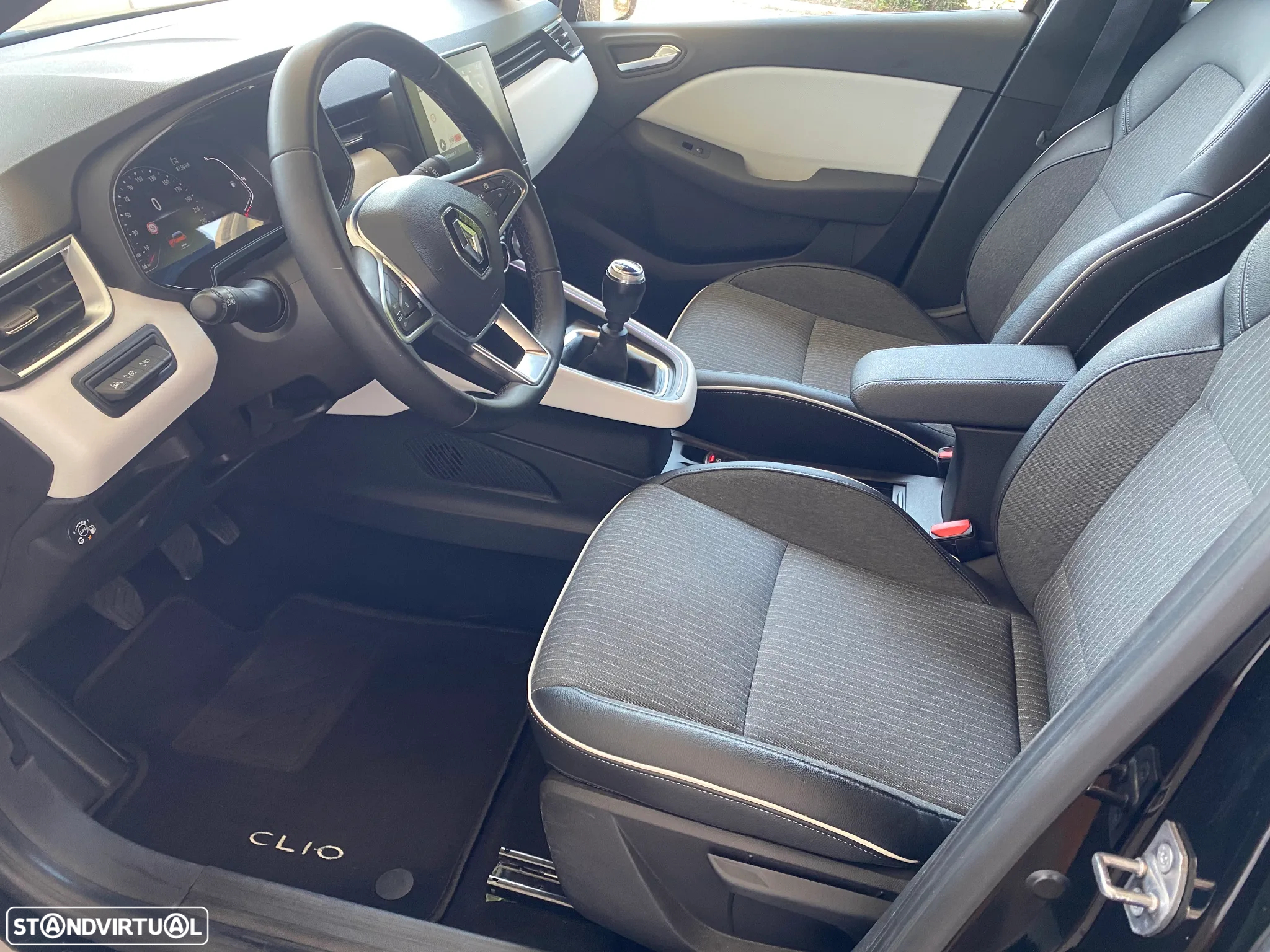 Renault Clio 1.0 TCe Limited Bi-Fuel - 11