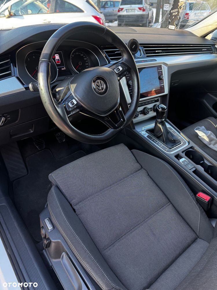 Volkswagen Passat - 7