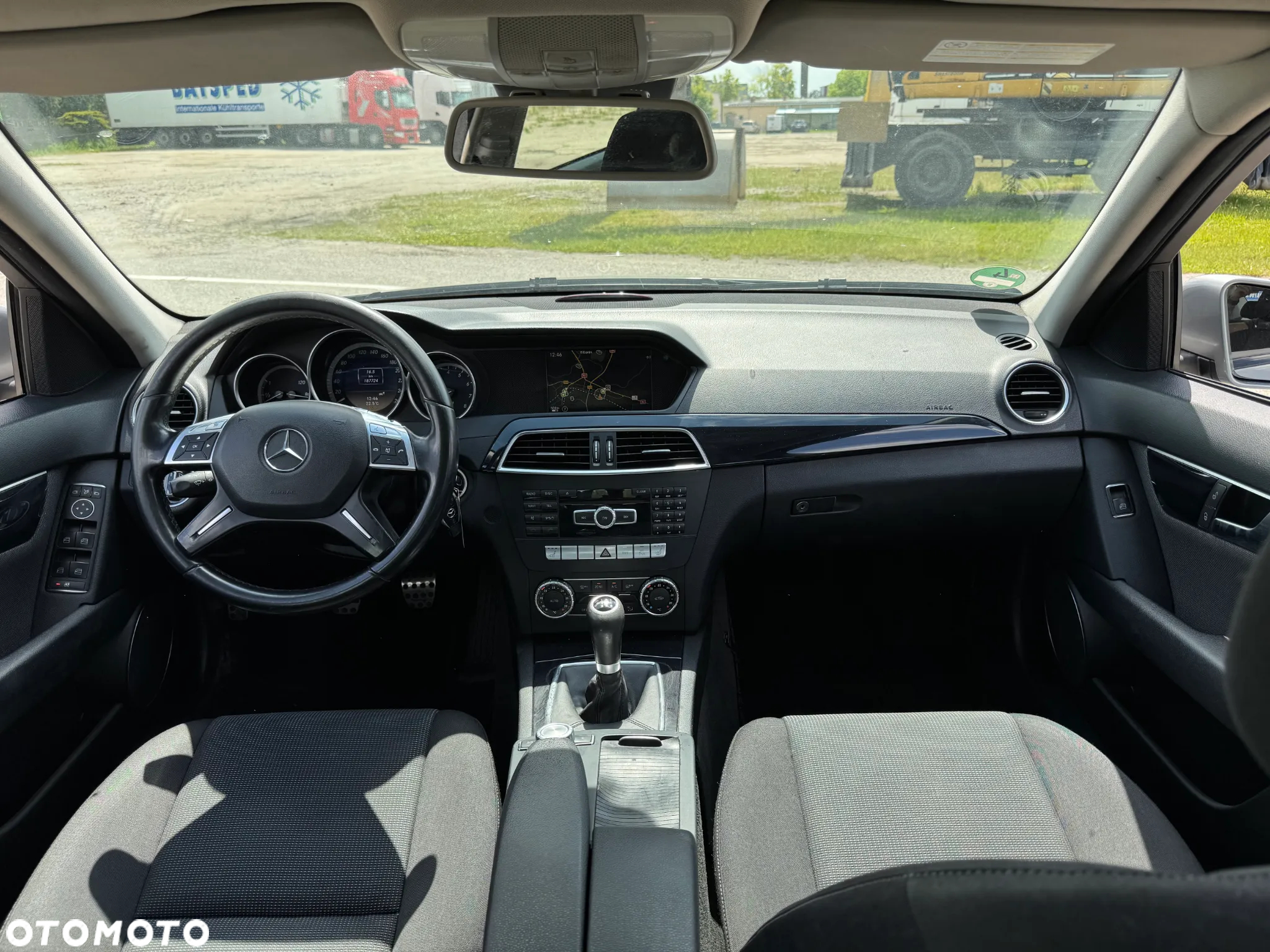 Mercedes-Benz Klasa C 180 BlueEFFICIENCY Elegance - 2