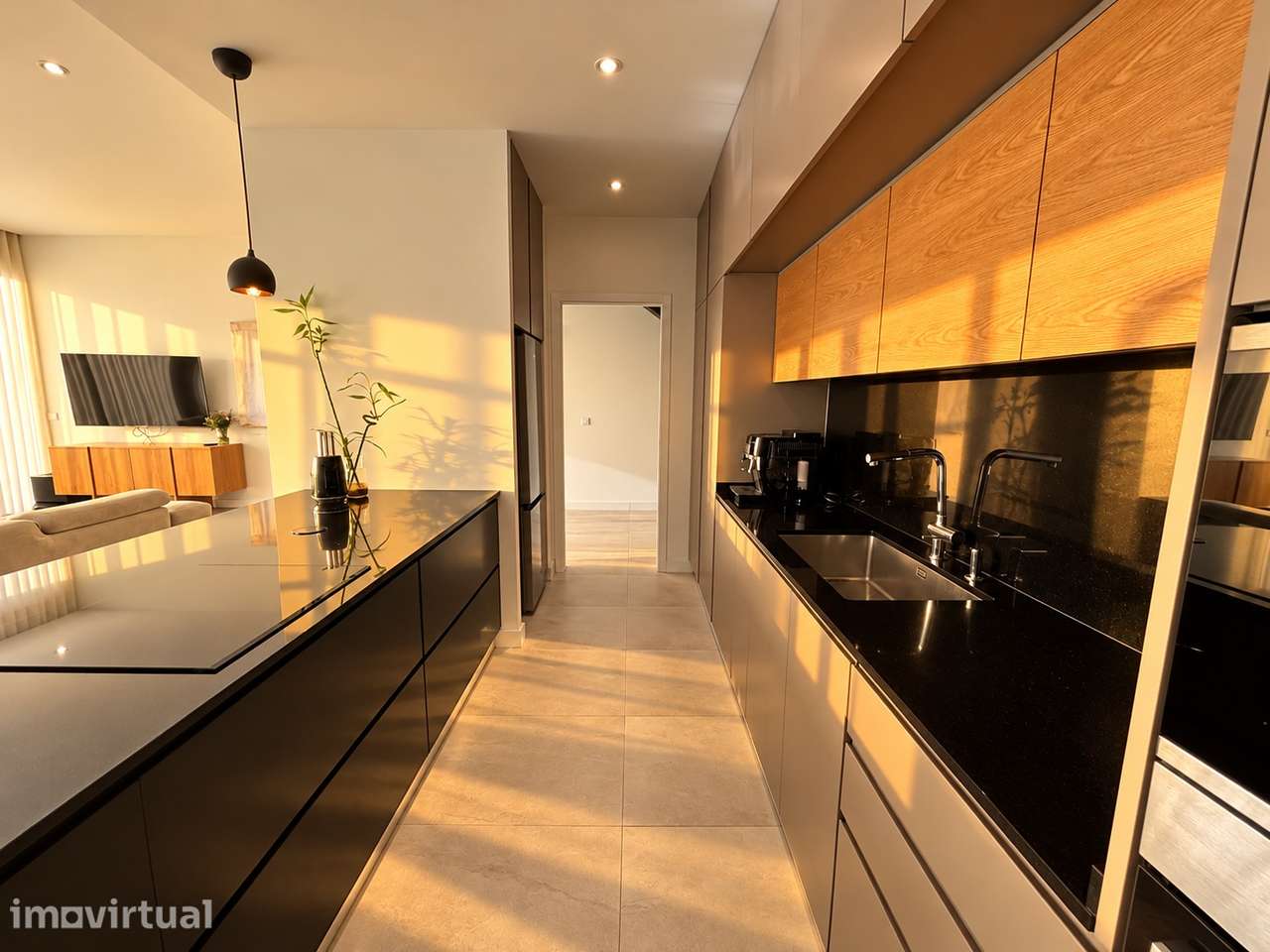 Moradia T3+1 independente com Terreno de 823 m² em Canelas - Grande imagem: 3/29