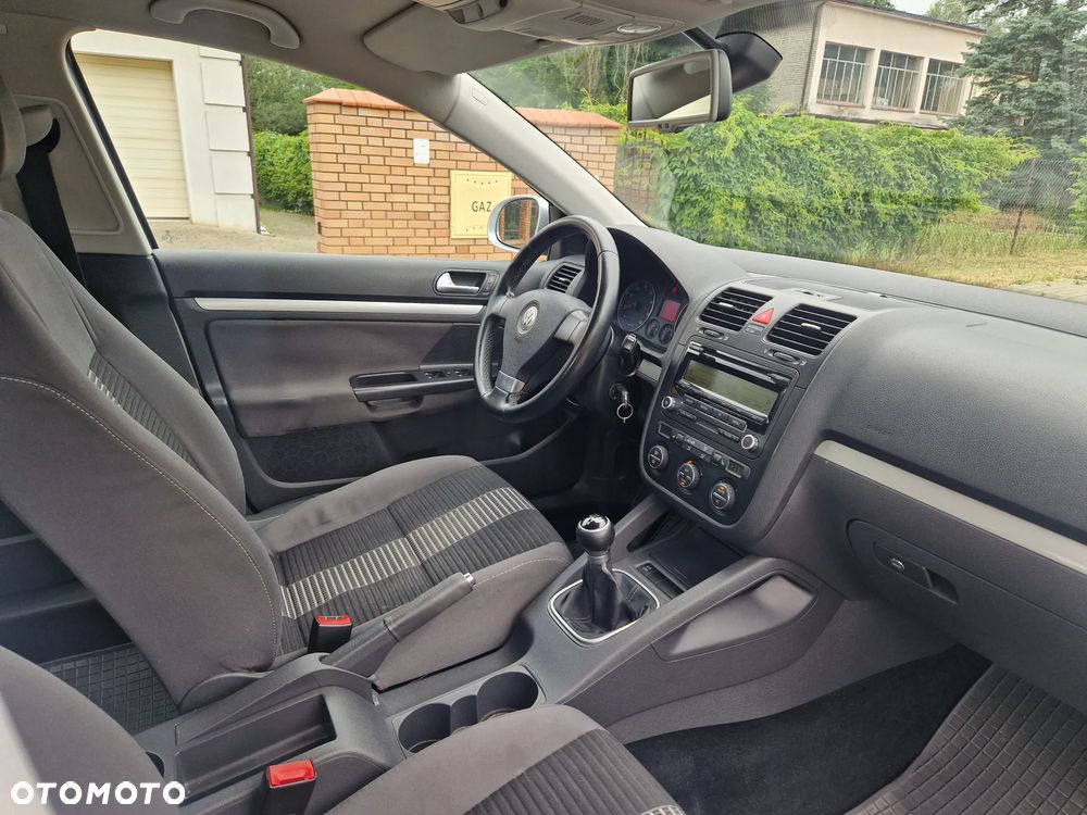 Volkswagen Jetta - 8