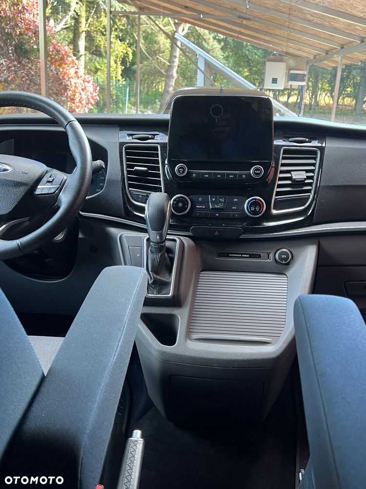 Ford Tourneo Custom - 22