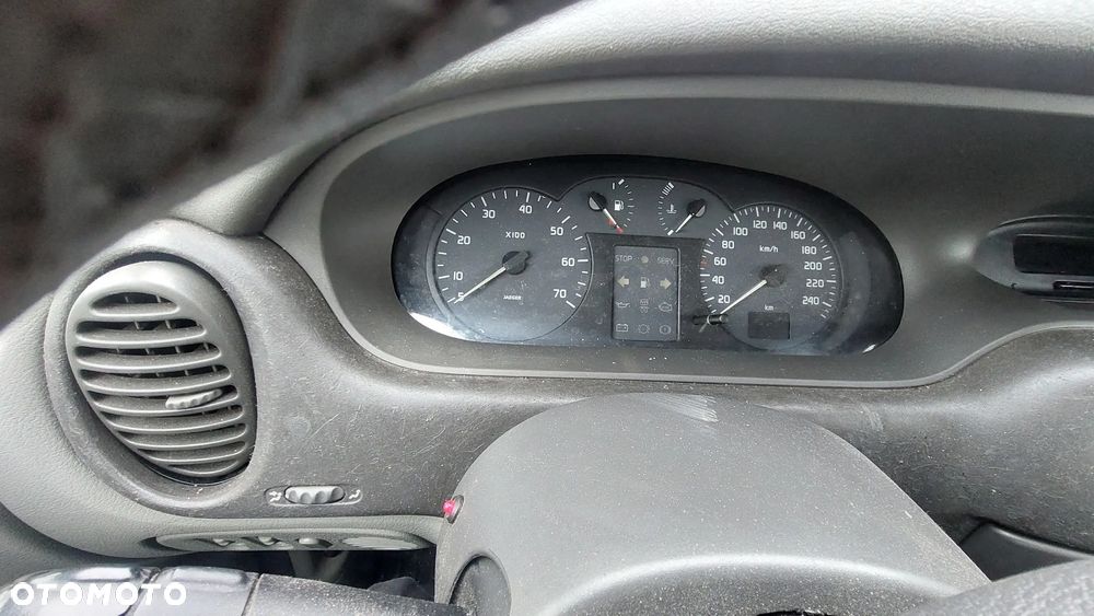 Renault Scenic 1.6 16V EXpression - 3
