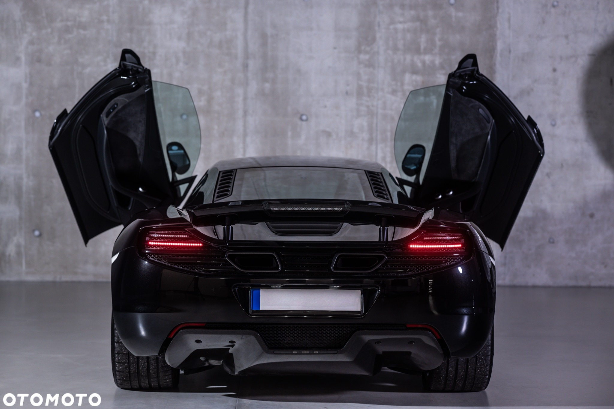 McLaren MP4-12C Coupe - 2