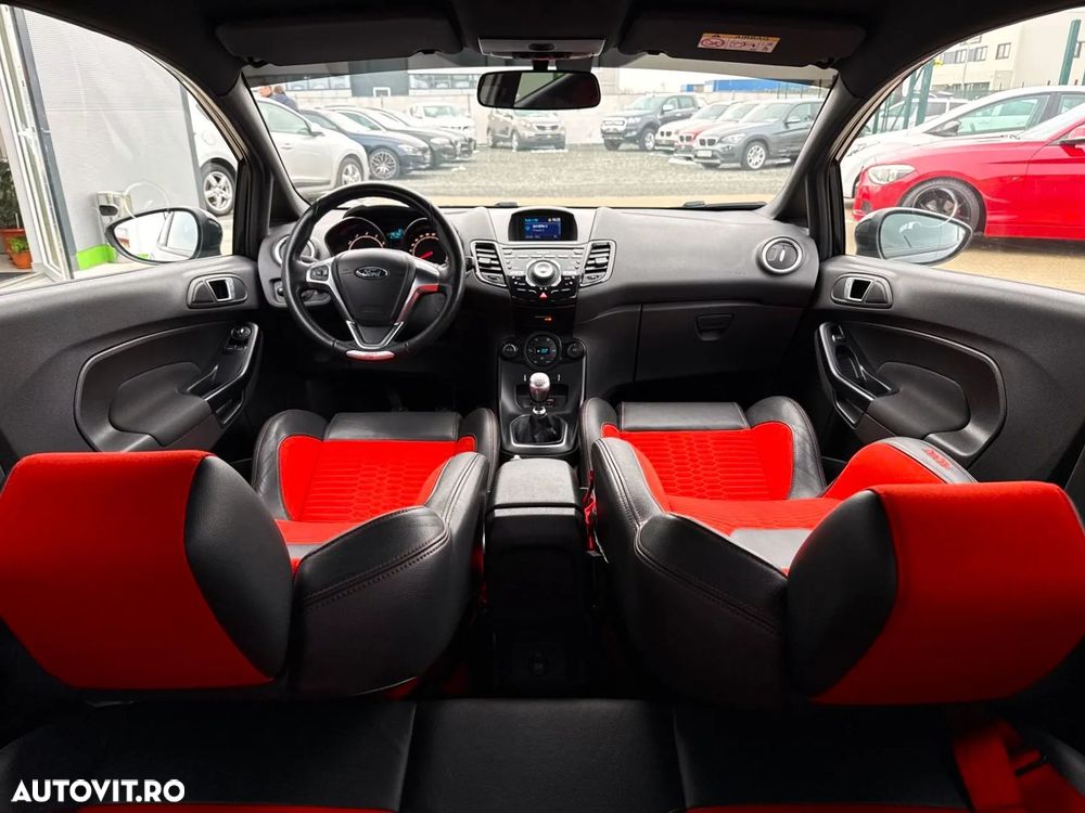 Ford Fiesta 1.6 EcoBoost ST - 23