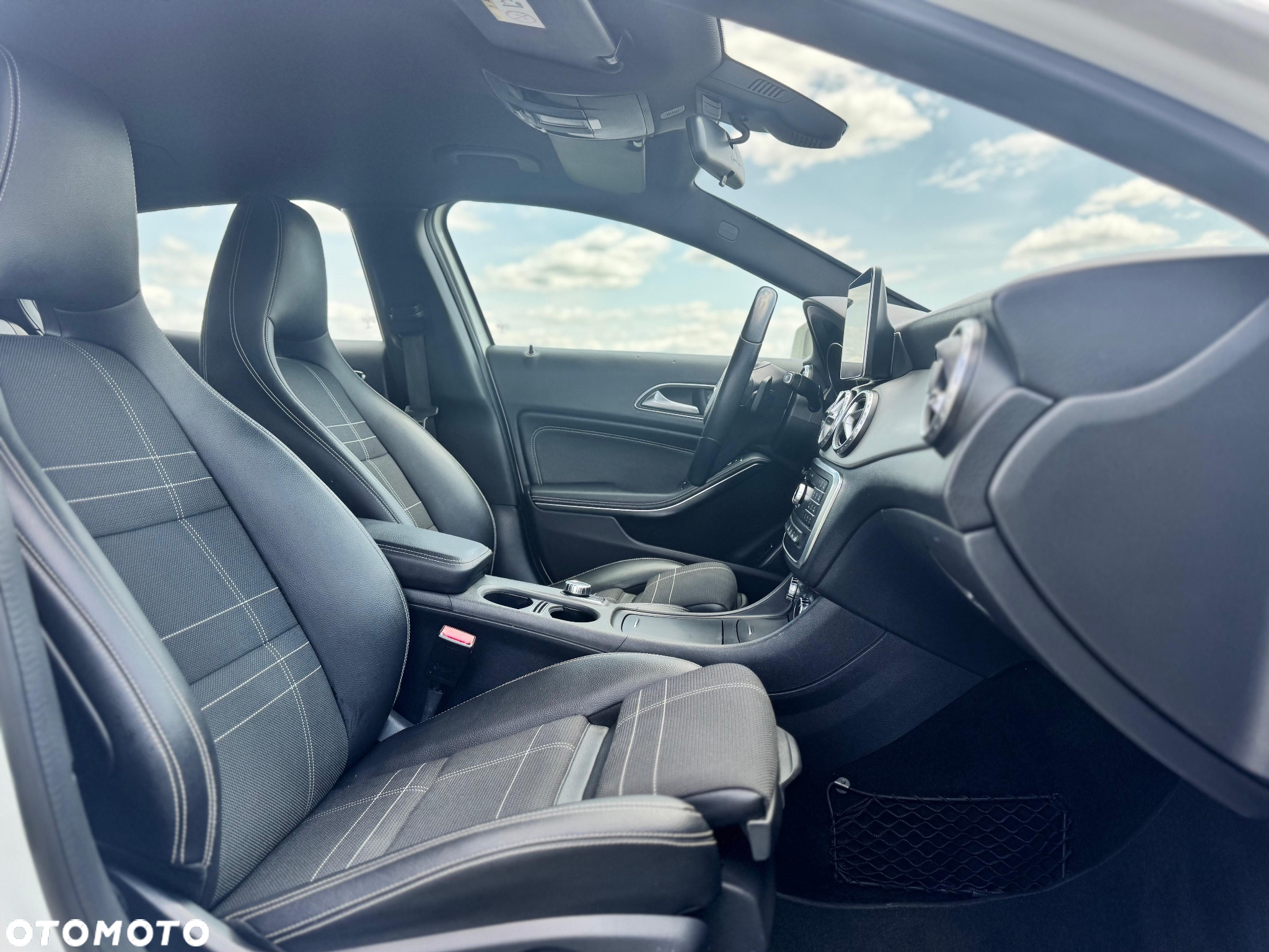 Mercedes-Benz GLA - 17