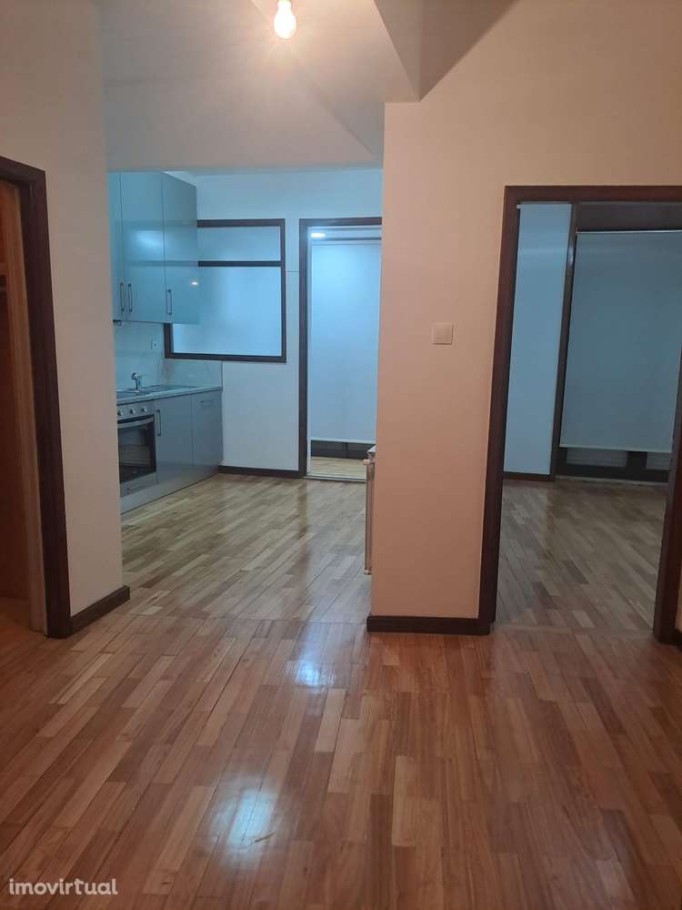 APARTAMENTO T3 CENTRO SÃO JOÃO DA MADEIRA - Grande imagem: 2/9