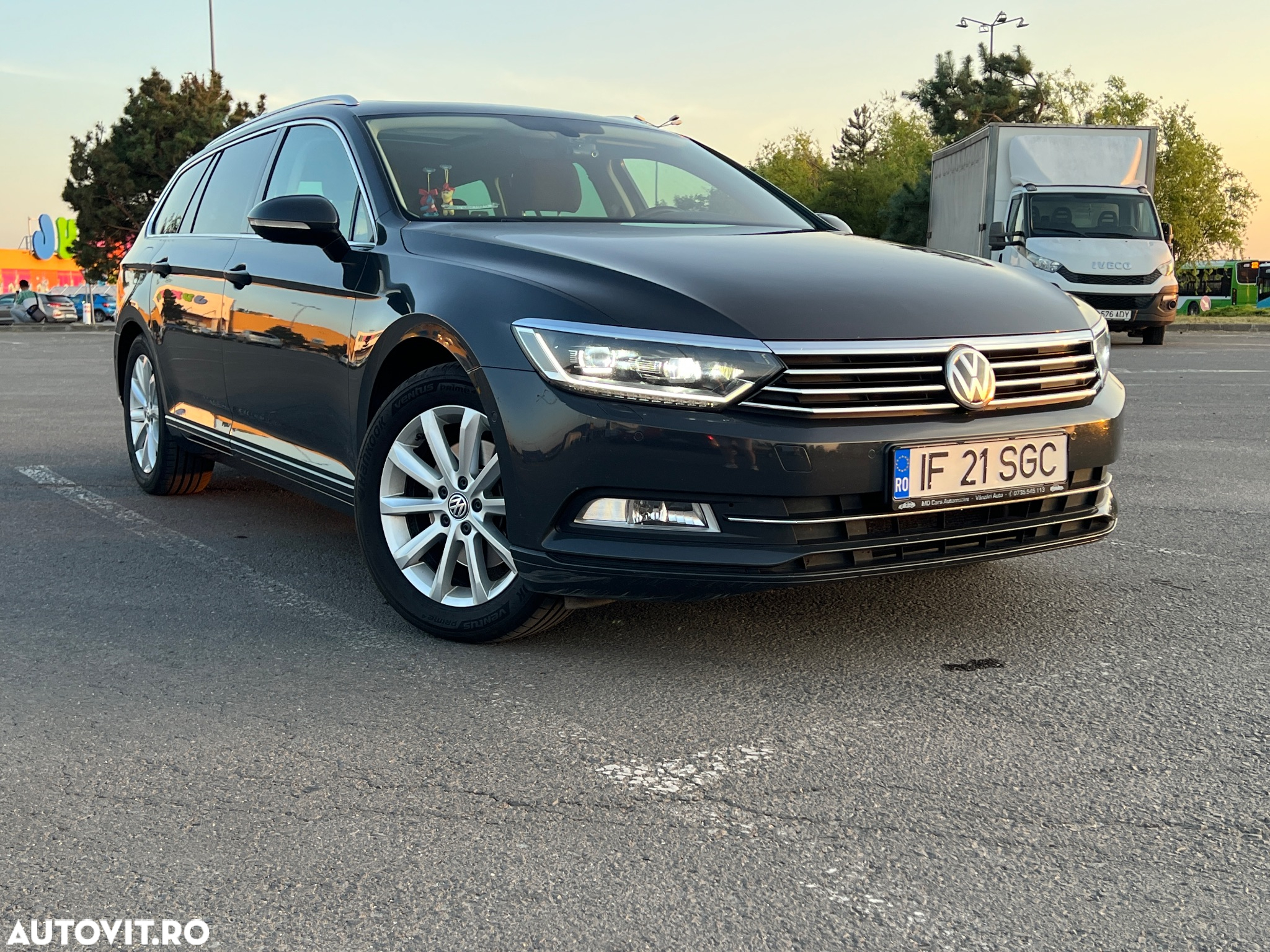 Volkswagen Passat Variant 1.6 TDI (BlueMotion Technology) DSG Comfortline - 2