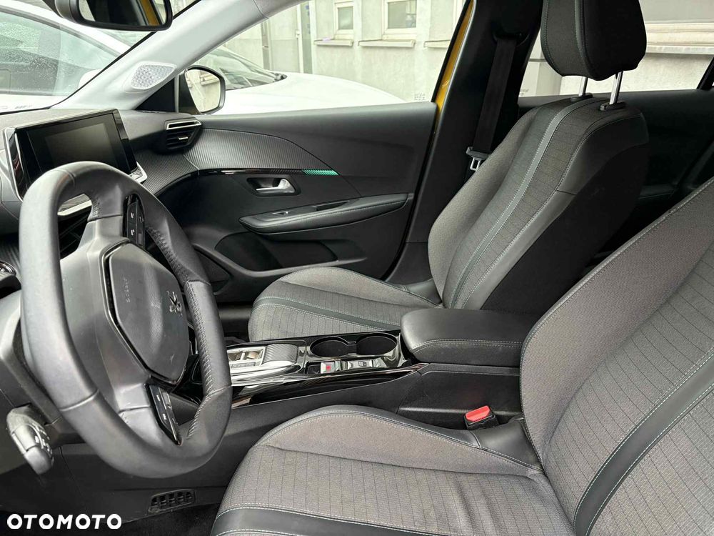 Peugeot 208 Allure - 8