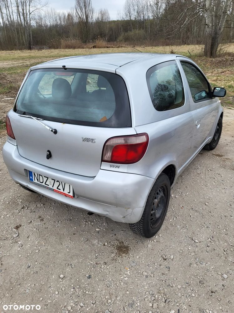 Toyota Yaris - 4