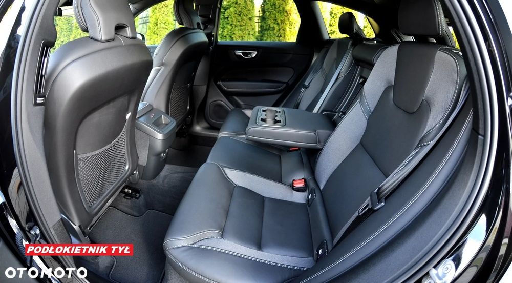 Volvo XC 60 B5 B AWD Plus Black Edition - 23