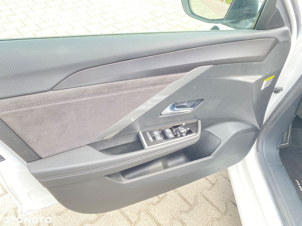 Opel Astra 1.2 T GS Line S&S - 12