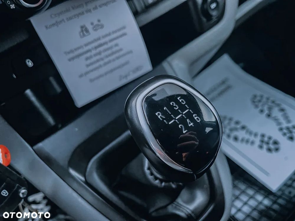 Peugeot Expert 2.0 BlueHDi Long 2,9t Premium (bryg.) - 24