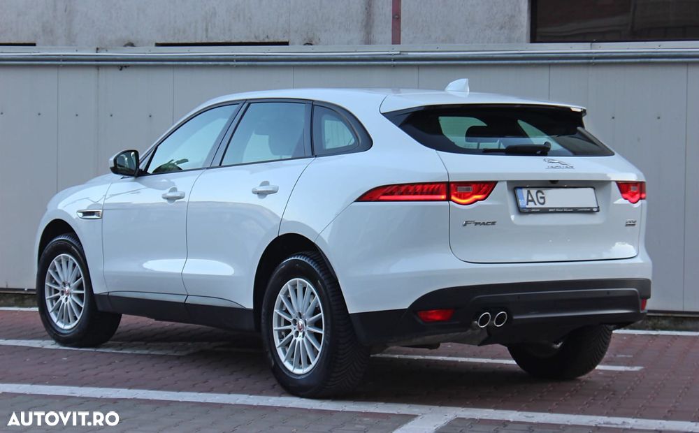 Jaguar F-Pace - 8
