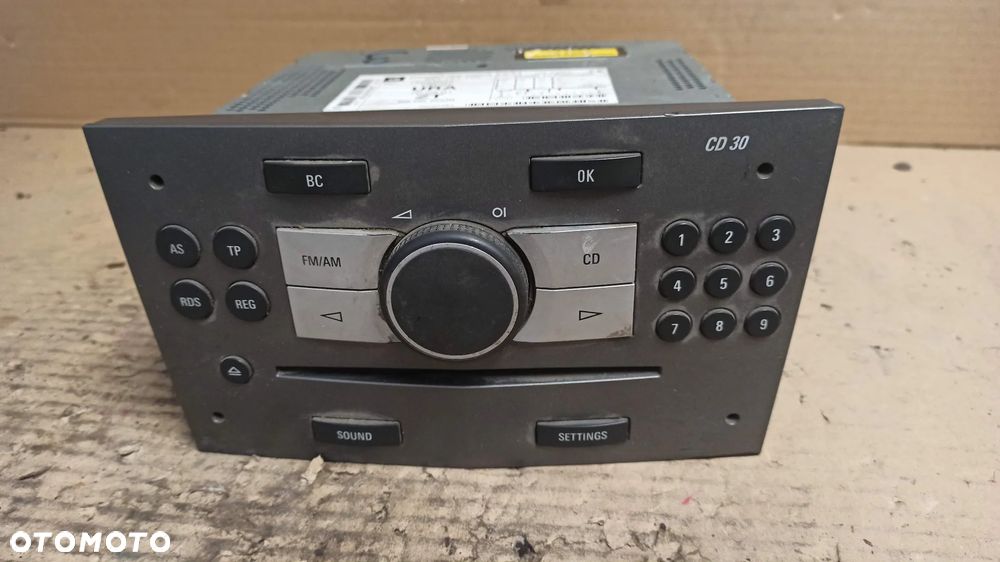 # RADIO OPEL DELPHI GRUNDIG CD30 nr 344183129 / 132510045 - 1