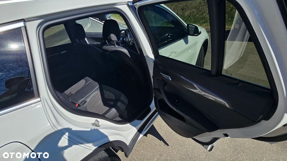 BMW X1 sDrive18d - 8
