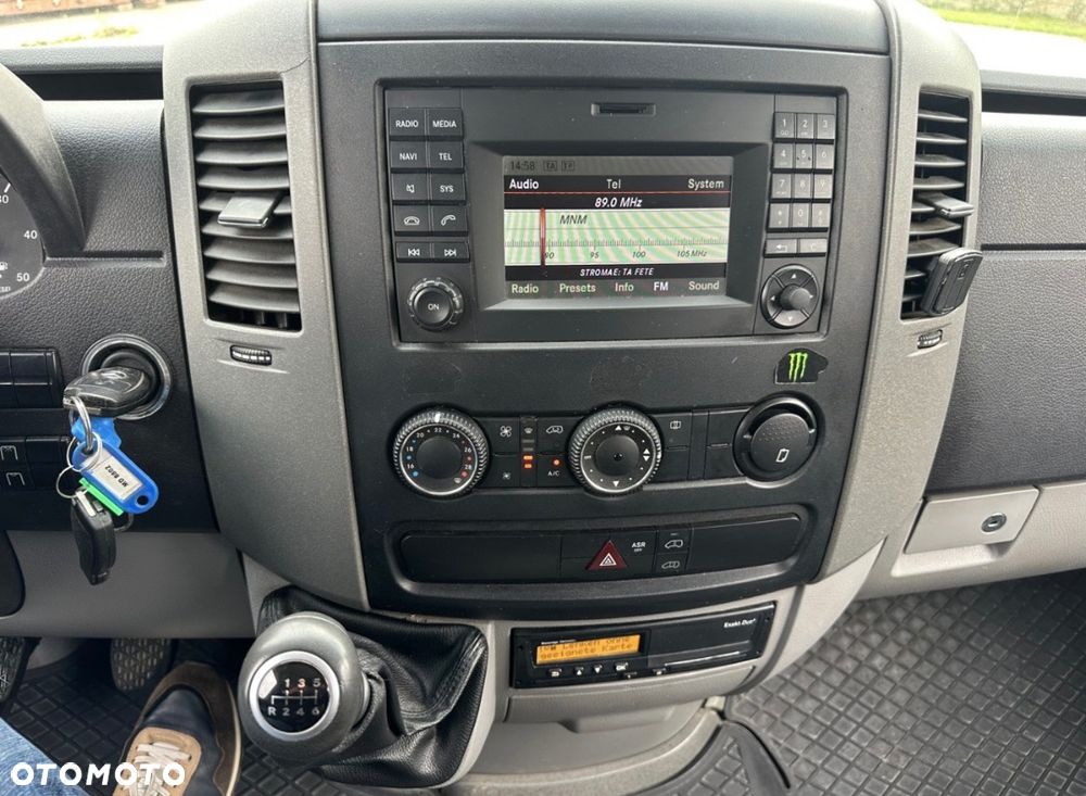 Mercedes-Benz Sprinter - 17