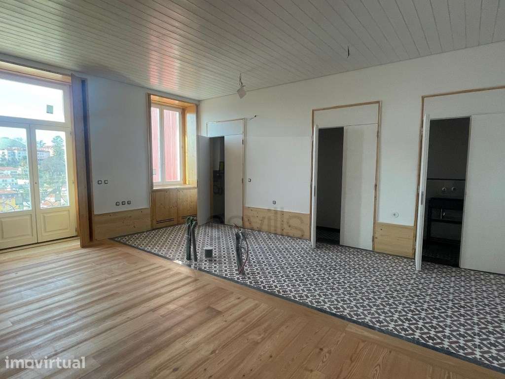 T2 duplex nas Virtudes com jardim a poente - Porto - Grande imagem: 2/12