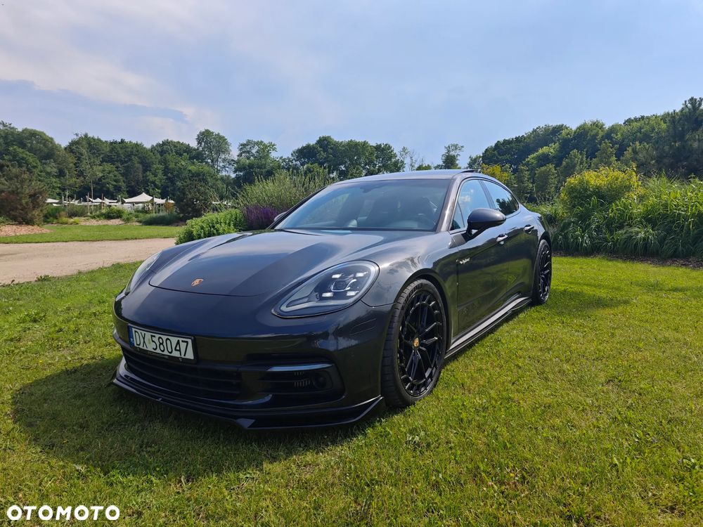 Porsche Panamera 4 E-Hybrid - 1