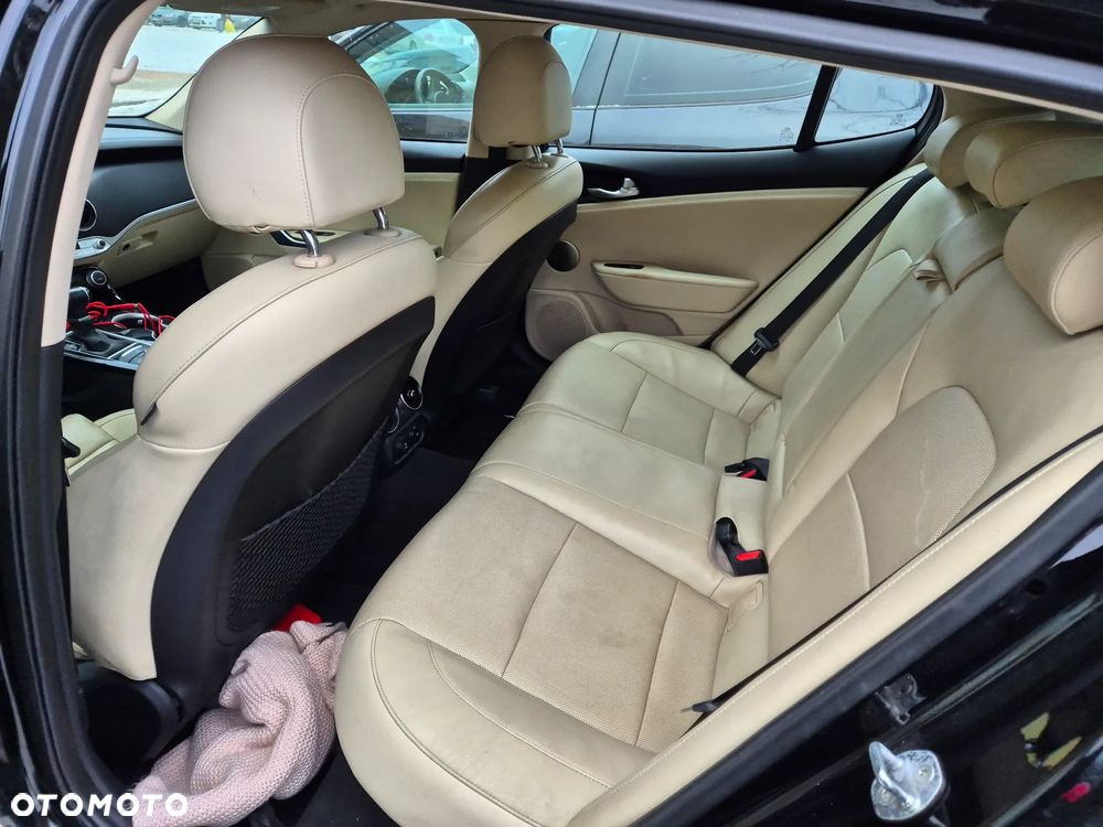 Kia Stinger 2.0 T-GDI GT Line - 32