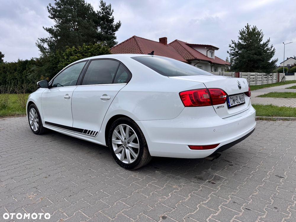 Volkswagen Jetta 1.4 TSI Highline DSG - 4