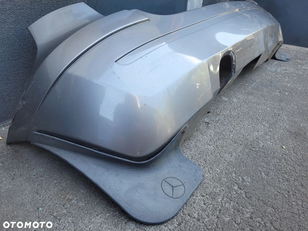 Zderzak tył mercedes w245 Kod lakieru: 748 - 9