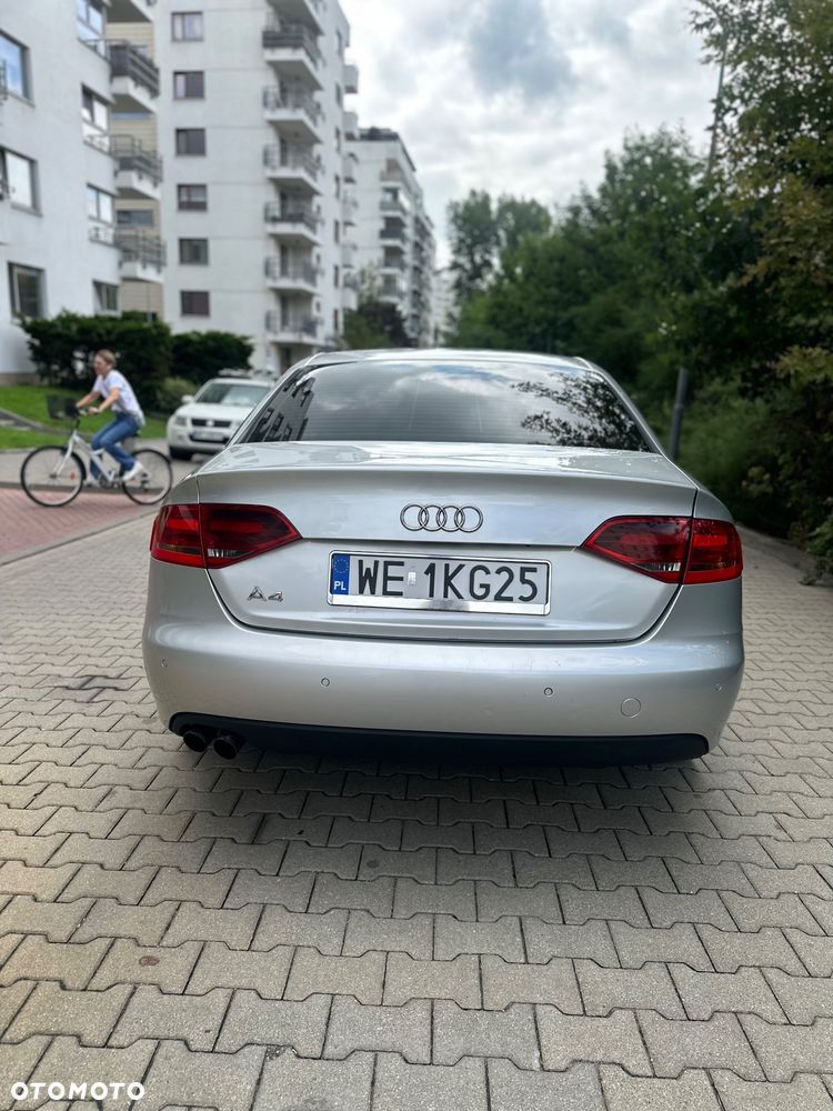 Audi A4 Limousine - 5