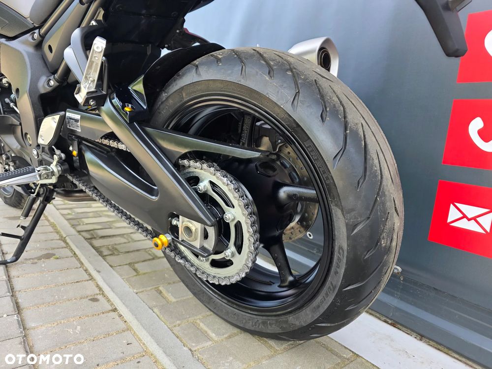 Yamaha FZ8 - 7