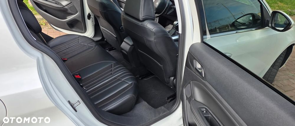 Peugeot 308 1.2 PureTech Style S&S - 14