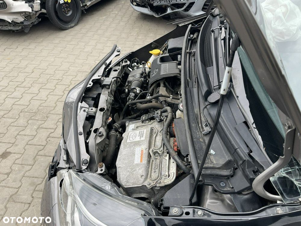 Toyota Yaris Hybrid 100 Selection Passion - 15
