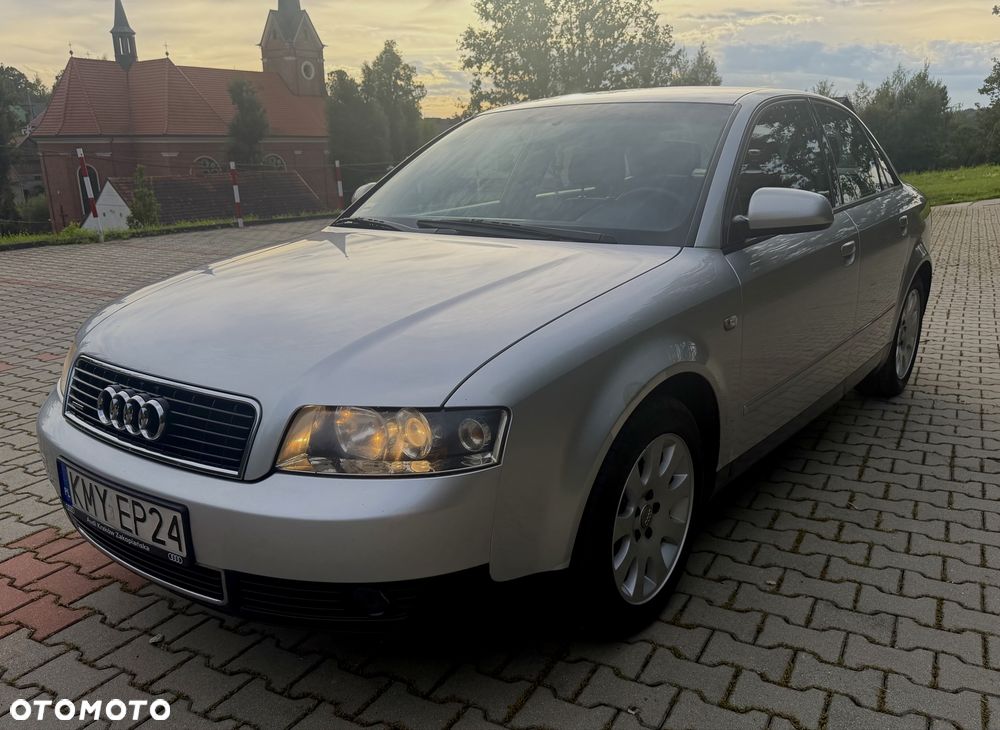 Audi A4 Limousine - 3