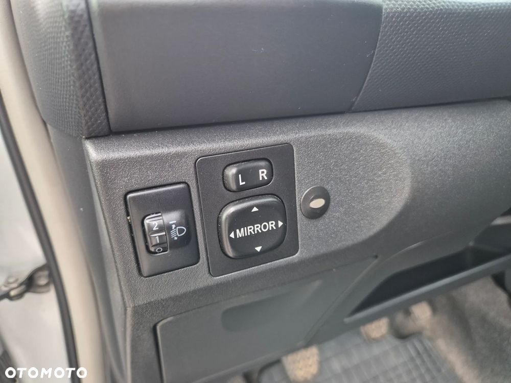 Toyota Yaris 1.0 Luna - 16