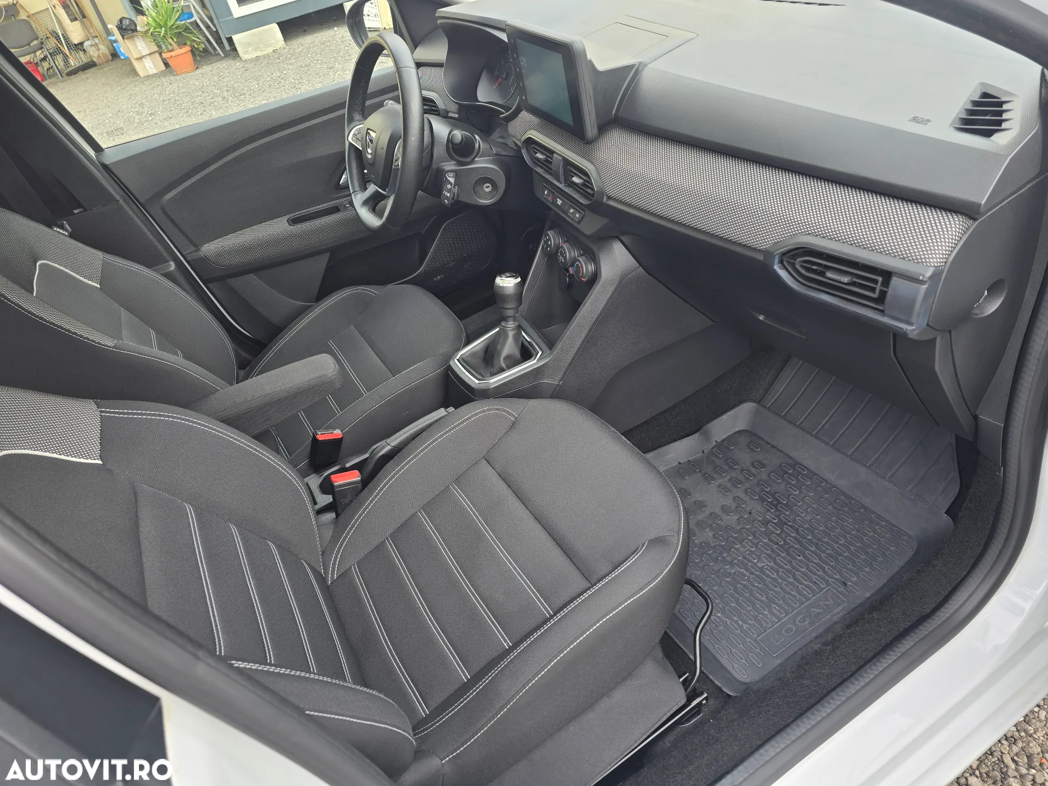 Dacia Logan TCe 90 MT6 Comfort - 12