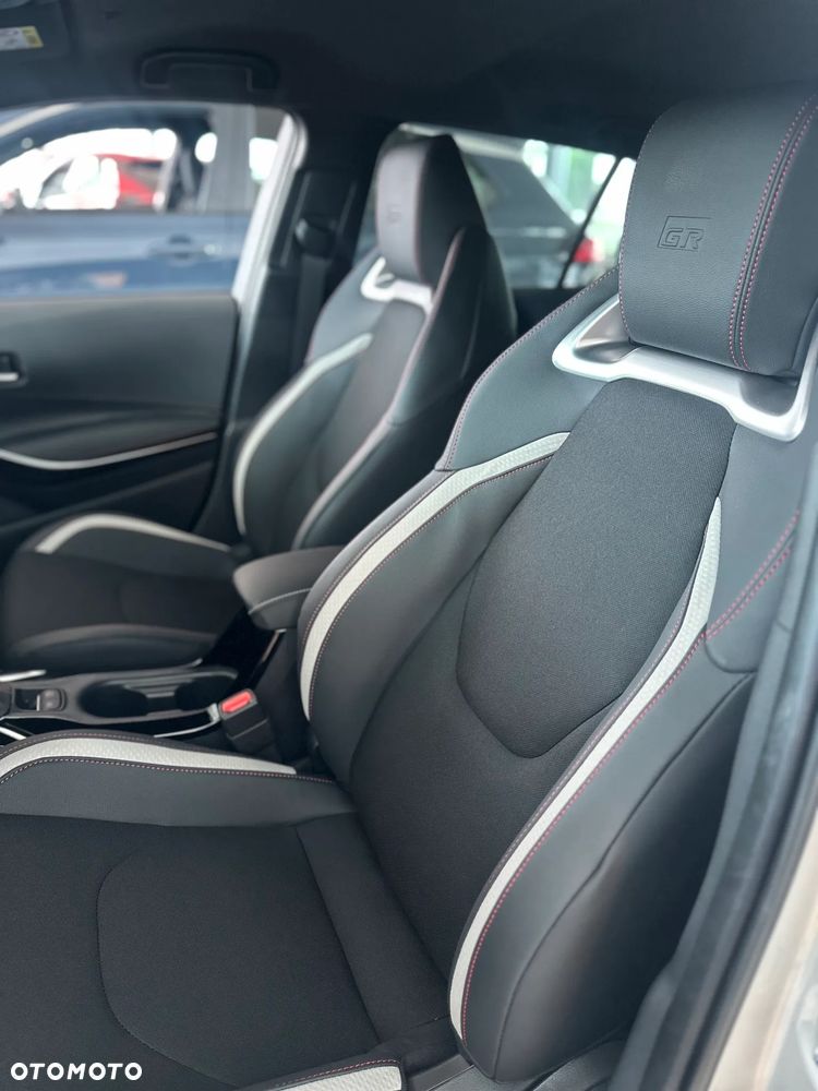 Toyota Corolla 1.8 Hybrid GR Sport - 4