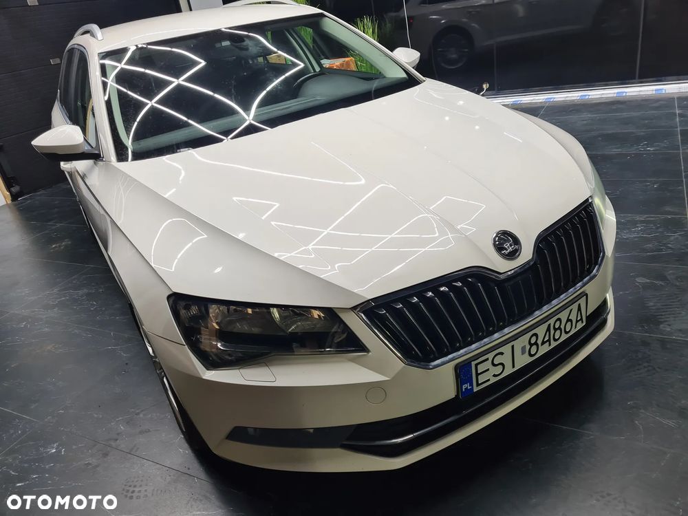 Skoda Superb 2.0 TDI DSG Sportline - 5