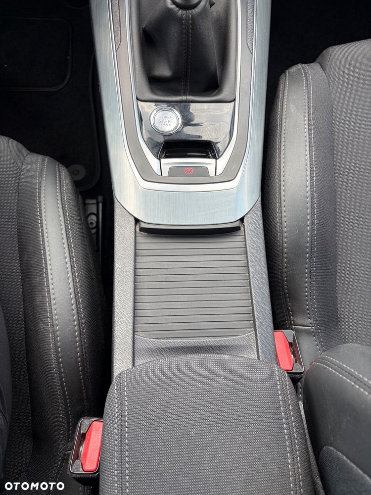 Peugeot 308 BlueHDi 130 Allure Pack - 24