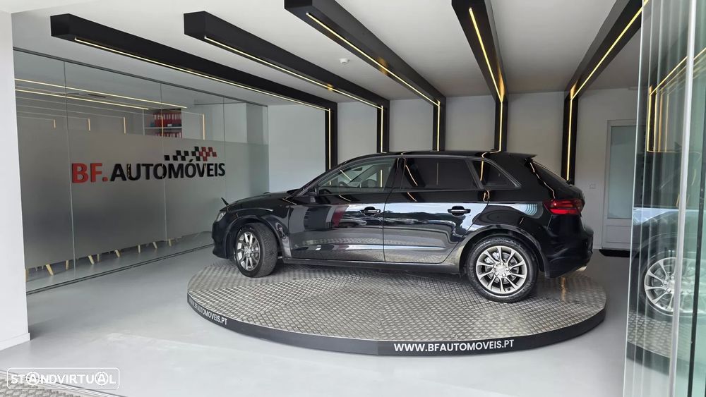 Audi A3 Sportback 1.6 TDI Advance S tronic - 14