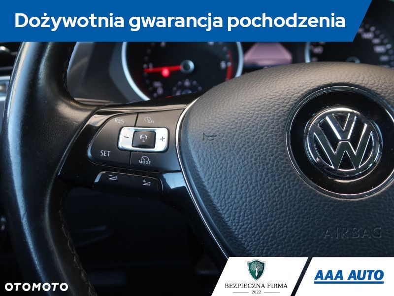 Volkswagen Tiguan - 20