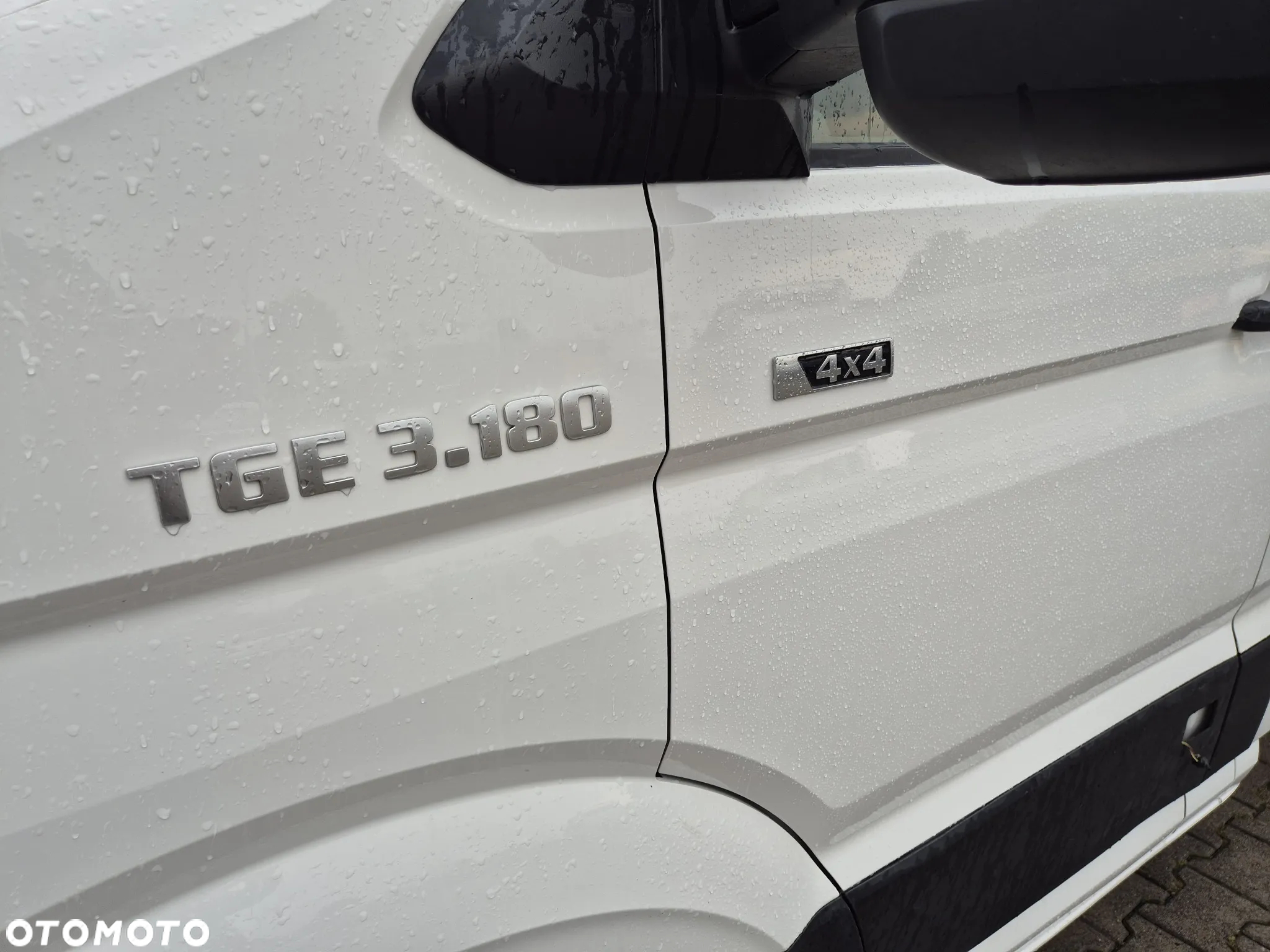 MAN TGE 3.180 DSG 4Motion / 4X4 / CHŁODNIA MITSUBISHI / WINDA ZEPRO 750KG / WEBASTO / BEZWYPADKOWY / 8 EUROPALET / STAN IDEALNY / RZADKOŚĆ NA RYNKU! - 14