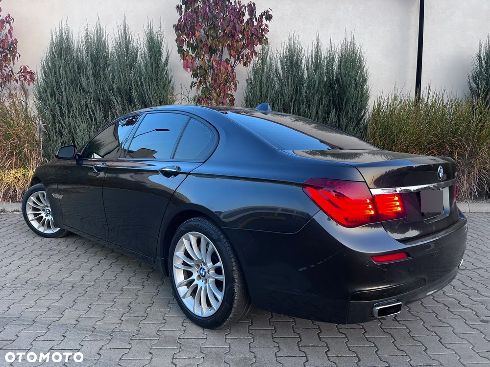 BMW Seria 7 750i Edition Exclusive - 10
