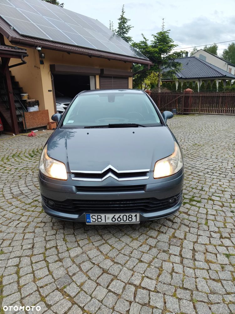 Citroën C4 1.6 16V Confort - 1
