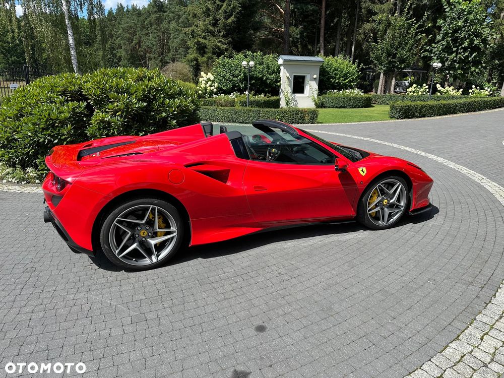 Ferrari F8 Spider Standard - 4