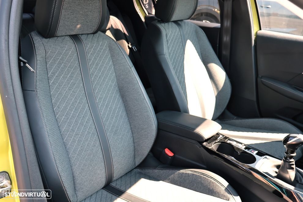 Peugeot 208 1.2 PureTech Allure - 11