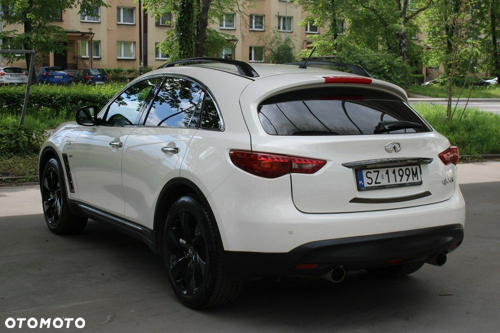 Infiniti QX70 - 38